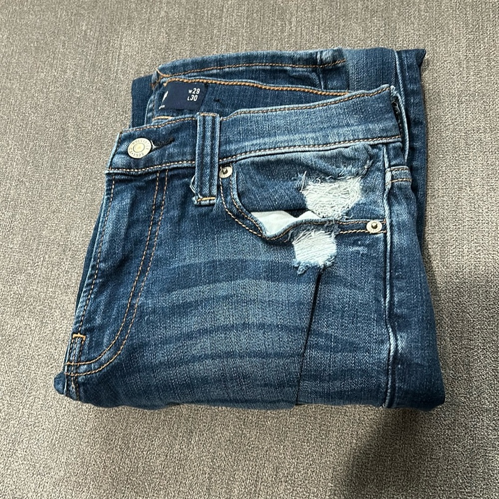 Hollister.